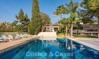 Ruime luxevilla te koop met uitgestrekte privétuin ten oosten van Marbella centrum 52540 