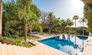 Ruime luxevilla te koop met uitgestrekte privétuin ten oosten van Marbella centrum 52546 