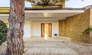 Ruime luxevilla te koop met uitgestrekte privétuin ten oosten van Marbella centrum 52560 