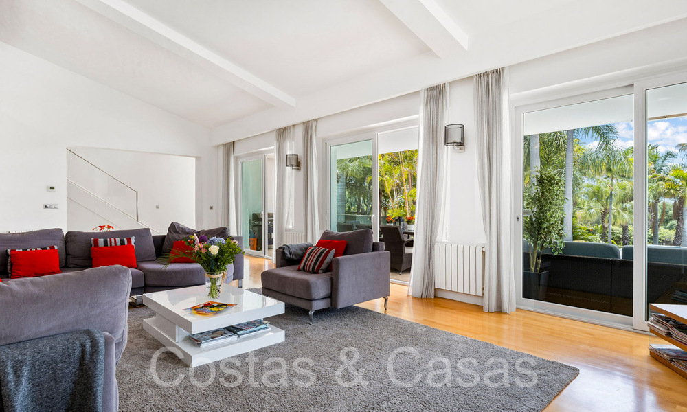 Ruime luxevilla te koop met uitgestrekte privétuin ten oosten van Marbella centrum 68915