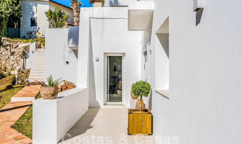 Volledig gerenoveerd appartement in een gated complex op wandelafstand van Puerto Banus, Marbella 52677