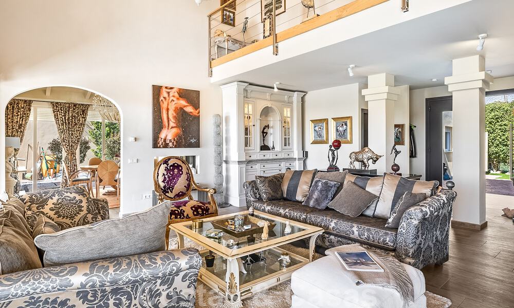 Traditionele luxevilla te koop met prachtig uitzicht op de grens van Marbella en Mijas 51719