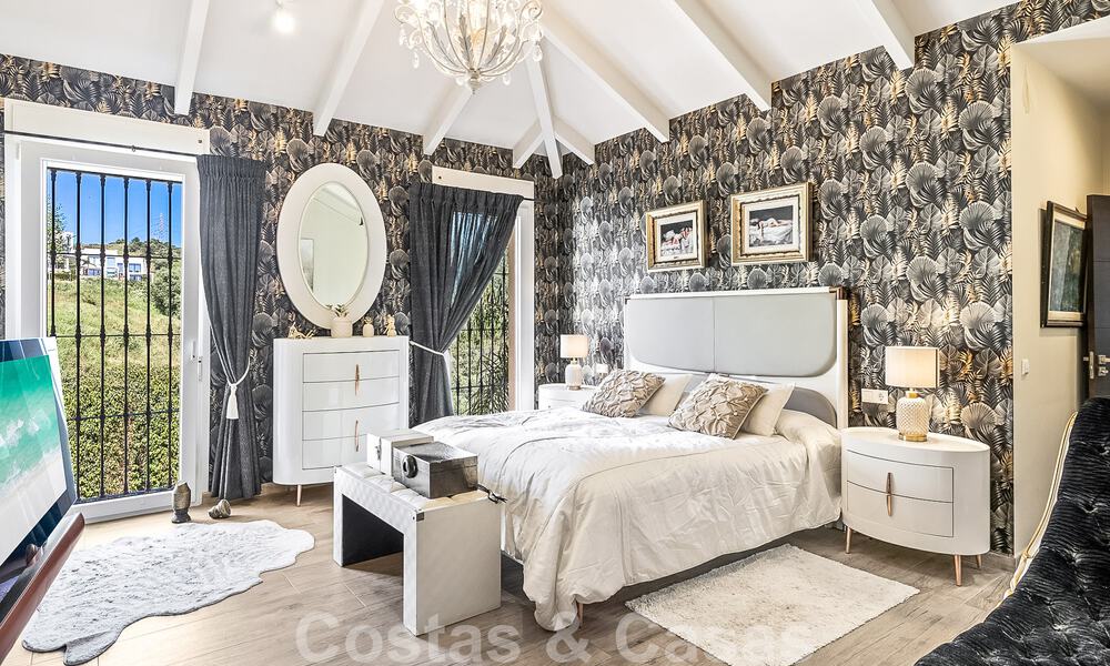 Traditionele luxevilla te koop met prachtig uitzicht op de grens van Marbella en Mijas 51733