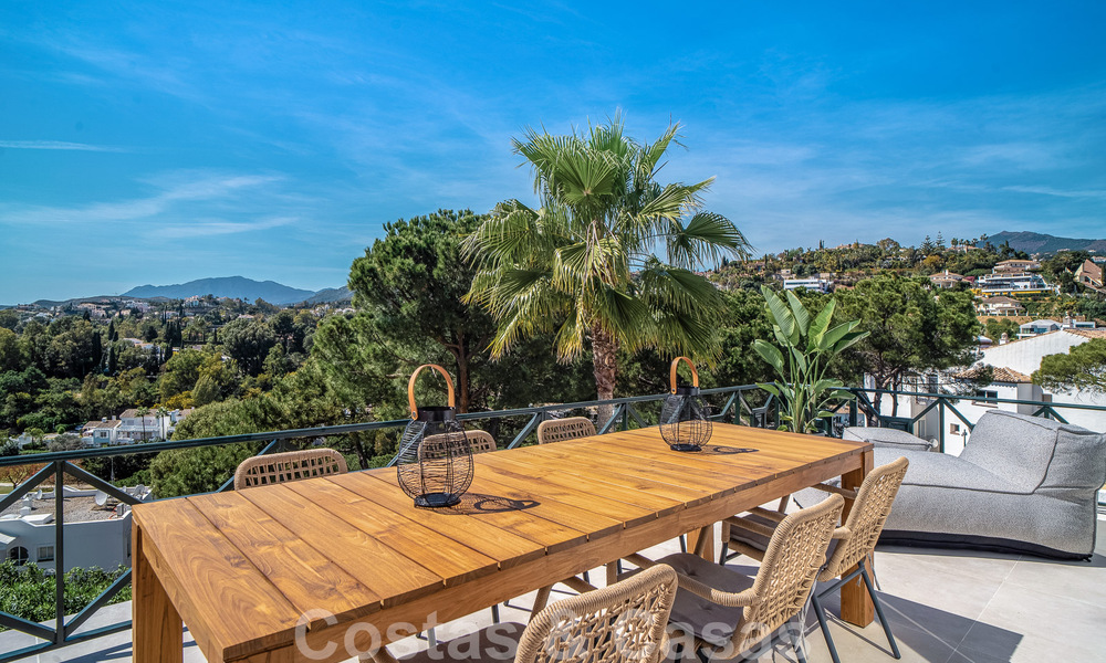 Volledig gerenoveerd modern penthouse te koop in een gated community in La Quinta, Marbella - Benahavis 51644