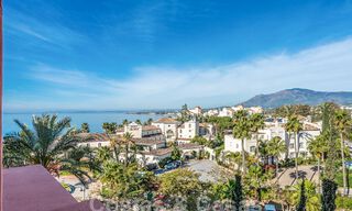 Penthouse te koop in een gated urbanisatie op een steenworp van het strand op de New Golden Mile tussen Marbella en Estepona 52819 