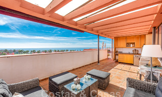 Penthouse te koop in een gated urbanisatie op een steenworp van het strand op de New Golden Mile tussen Marbella en Estepona 52836 