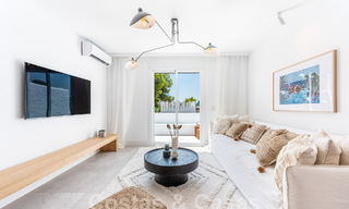 Gerenoveerd penthouse met groot solarium te koop, op wandelafstand van voorzieningen en zelfs Puerto Banus, Marbella 52851 