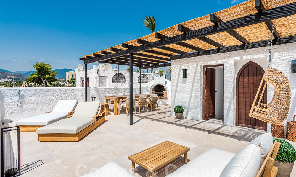 Gerenoveerd penthouse met groot solarium te koop, op wandelafstand van voorzieningen en zelfs Puerto Banus, Marbella 52866