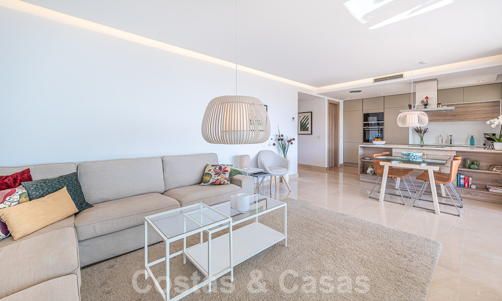 Instapklaar, verhoogd begane grond appartement te koop met weids uitzicht op de vallei en de zee in het exclusieve Benahavis - Marbella 53319