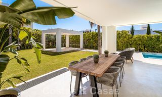 Moderne luxevilla te koop in een afgesloten wijk van de golfvallei van Nueva Andalucia, Marbella 53501 