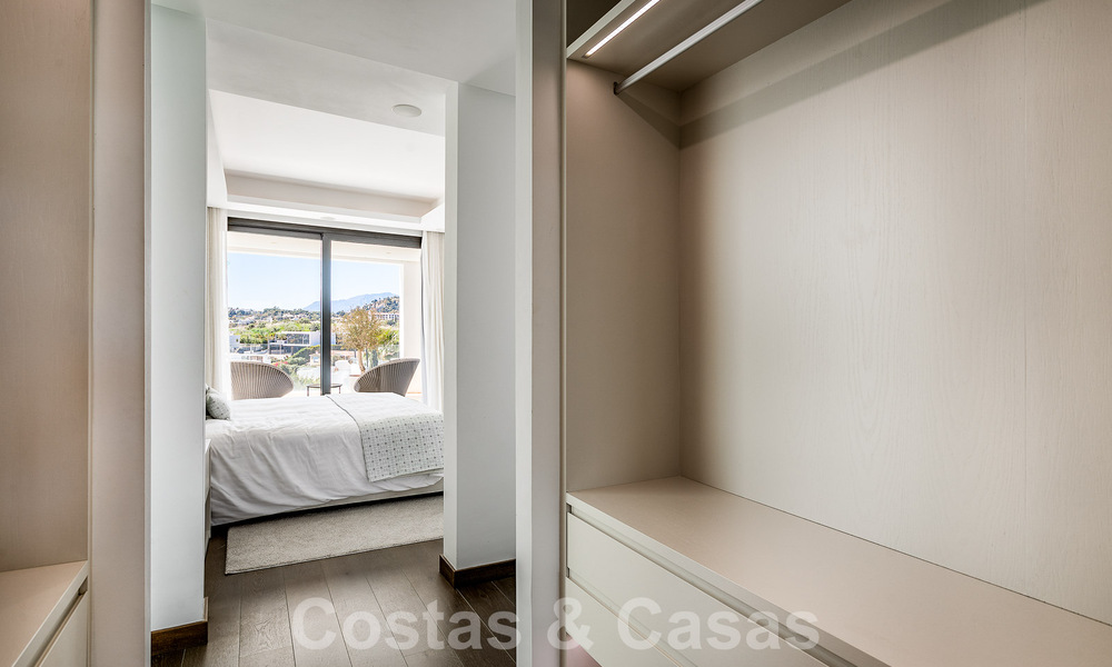 Moderne luxevilla te koop in een afgesloten wijk van de golfvallei van Nueva Andalucia, Marbella 53507