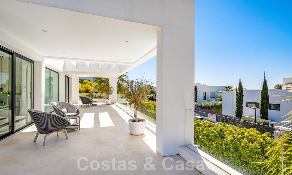 Moderne luxevilla te koop in een afgesloten wijk van de golfvallei van Nueva Andalucia, Marbella 53509