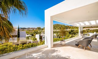 Moderne luxevilla te koop in een afgesloten wijk van de golfvallei van Nueva Andalucia, Marbella 53511 