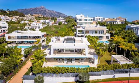 Moderne luxevilla te koop in een afgesloten wijk van de golfvallei van Nueva Andalucia, Marbella 53515
