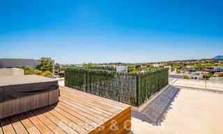 Moderne luxevilla te koop in een afgesloten wijk van de golfvallei van Nueva Andalucia, Marbella 53517 