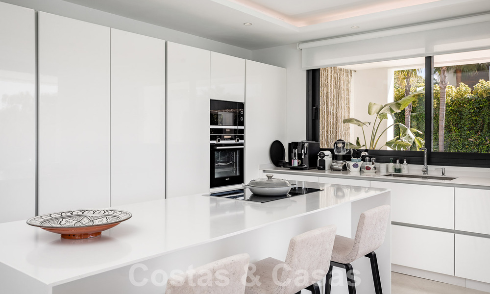 Moderne luxevilla te koop in een afgesloten wijk van de golfvallei van Nueva Andalucia, Marbella 53527