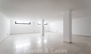 Moderne luxevilla te koop in een afgesloten wijk van de golfvallei van Nueva Andalucia, Marbella 53530 