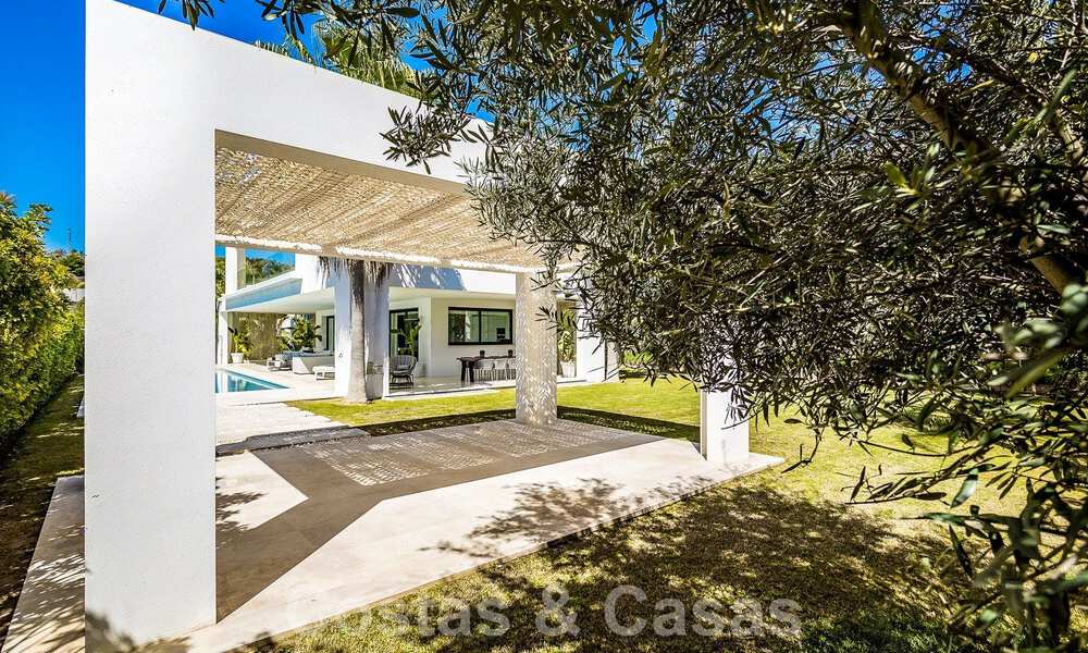 Moderne luxevilla te koop in een afgesloten wijk van de golfvallei van Nueva Andalucia, Marbella 53536