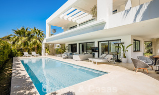 Moderne luxevilla te koop in een afgesloten wijk van de golfvallei van Nueva Andalucia, Marbella 53538 