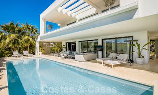 Moderne luxevilla te koop in een afgesloten wijk van de golfvallei van Nueva Andalucia, Marbella 53539 
