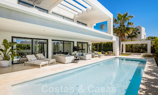 Moderne luxevilla te koop in een afgesloten wijk van de golfvallei van Nueva Andalucia, Marbella 53541 