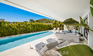 Moderne luxevilla te koop in een afgesloten wijk van de golfvallei van Nueva Andalucia, Marbella 53543 