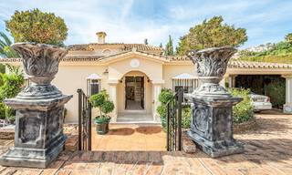 Traditioneel-mediterrane luxevilla te koop met zeezicht in een gated community op de Golden Mile van Marbella 54433 