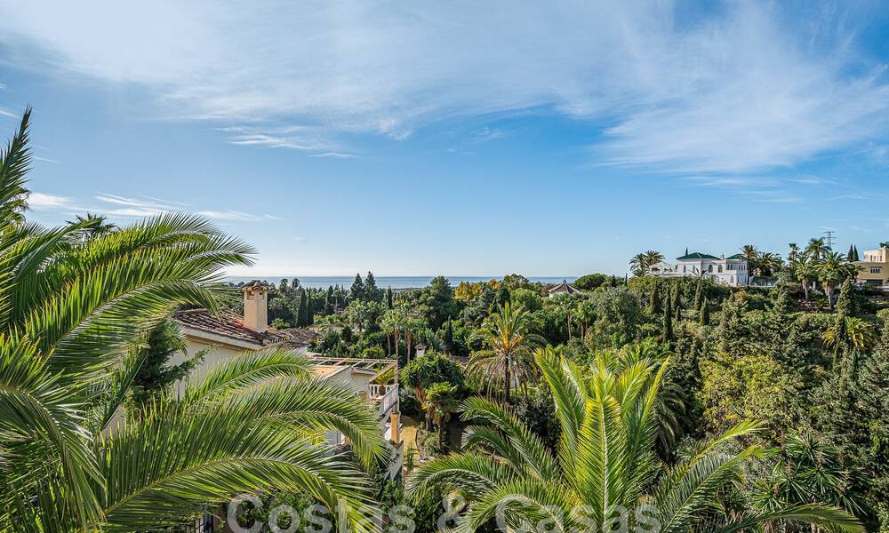 Traditioneel-mediterrane luxevilla te koop met zeezicht in een gated community op de Golden Mile van Marbella 54443