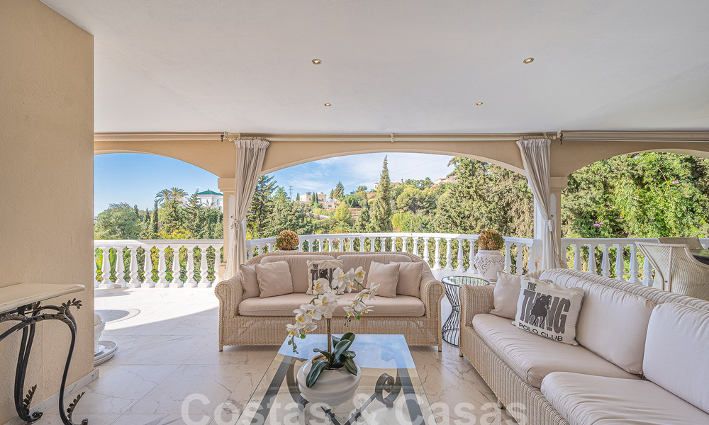 Traditioneel-mediterrane luxevilla te koop met zeezicht in een gated community op de Golden Mile van Marbella 54444