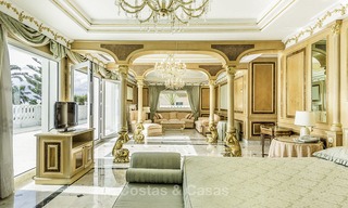 Statige en luxueuze palatiale villa te koop, direct aan zee, tussen Marbella en Estepona 11635 