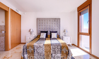 Modern 3- slaapkamer appartement te koop met zeezicht in de heuvels van Los Monteros, Oost Marbella 52765 