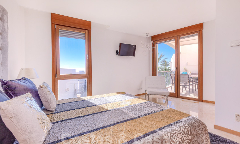 Modern 3- slaapkamer appartement te koop met zeezicht in de heuvels van Los Monteros, Oost Marbella 52766