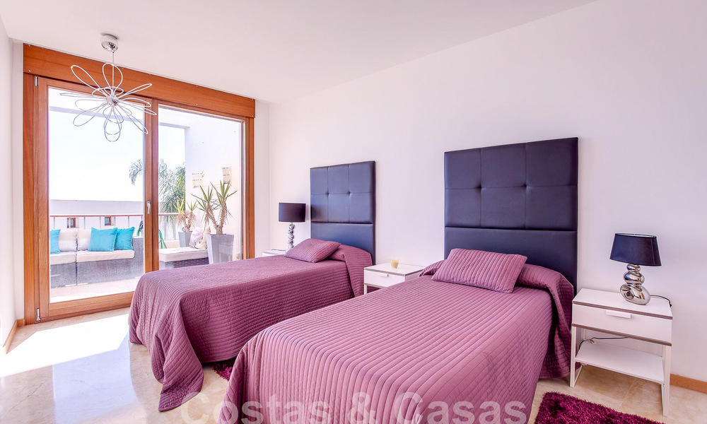 Modern 3- slaapkamer appartement te koop met zeezicht in de heuvels van Los Monteros, Oost Marbella 52772