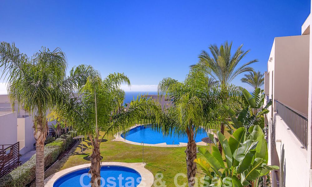 Modern 3- slaapkamer appartement te koop met zeezicht in de heuvels van Los Monteros, Oost Marbella 52774