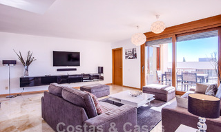 Modern 3- slaapkamer appartement te koop met zeezicht in de heuvels van Los Monteros, Oost Marbella 52781 