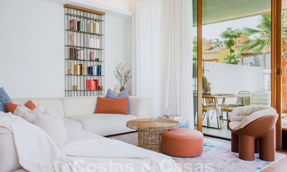 Moderne halfvrijstaande villa te koop, op loopafstand van Puente Romano op de Golden Mile van Marbella 52713