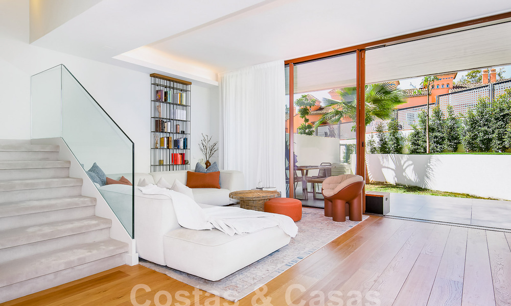 Moderne halfvrijstaande villa te koop, op loopafstand van Puente Romano op de Golden Mile van Marbella 52714