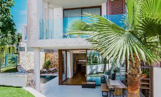 Moderne halfvrijstaande villa te koop, op loopafstand van Puente Romano op de Golden Mile van Marbella 52735 