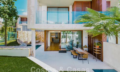 Moderne halfvrijstaande villa te koop, op loopafstand van Puente Romano op de Golden Mile van Marbella 52736