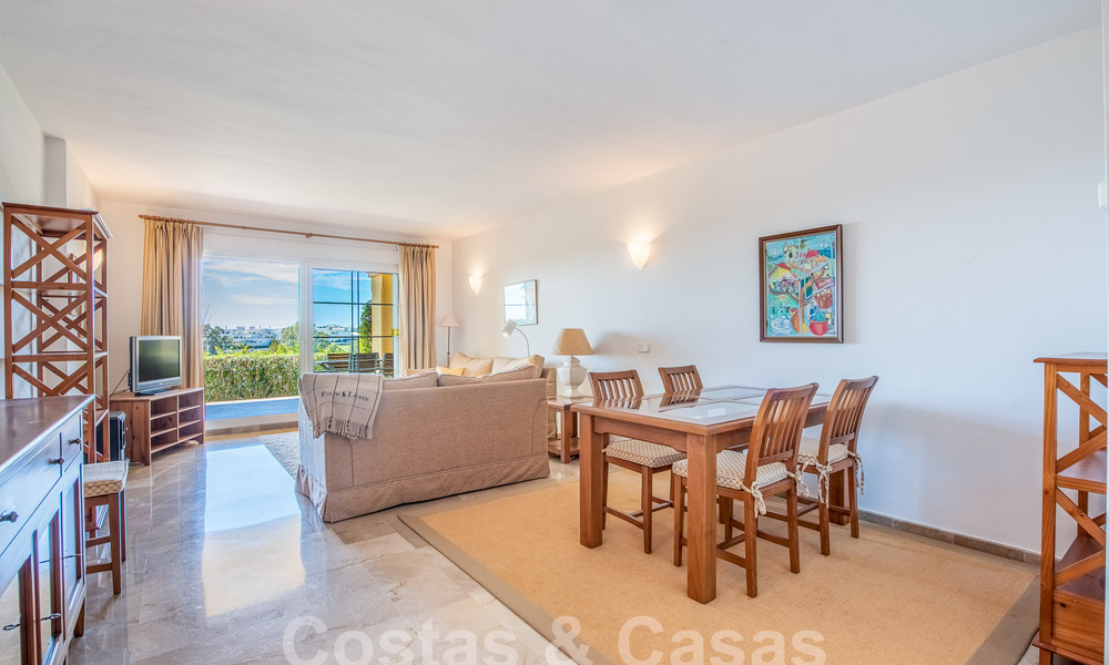 Tuinappartement te koop op loopafstand van Puerto Banus en het strand in een besloten urbanisatie in Nueva Andalucia, Marbella 55186