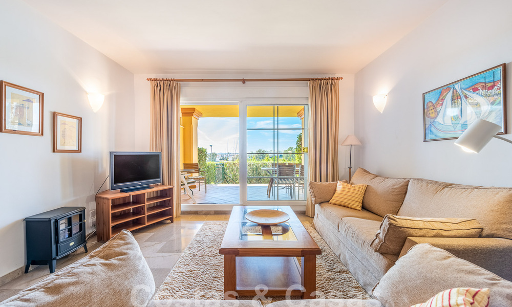 Tuinappartement te koop op loopafstand van Puerto Banus en het strand in een besloten urbanisatie in Nueva Andalucia, Marbella 55189