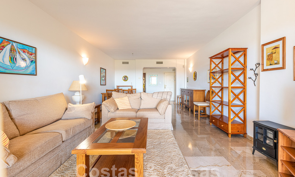 Tuinappartement te koop op loopafstand van Puerto Banus en het strand in een besloten urbanisatie in Nueva Andalucia, Marbella 55191