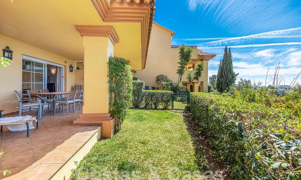 Tuinappartement te koop op loopafstand van Puerto Banus en het strand in een besloten urbanisatie in Nueva Andalucia, Marbella 55204