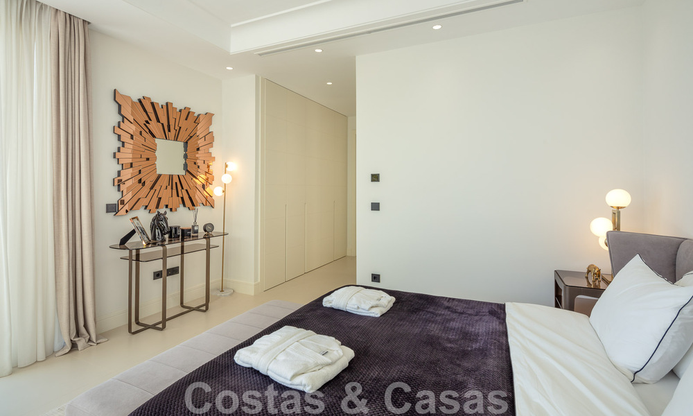 Instapklare, moderne luxevilla te koop, beachside Golden Mile, Marbella 51793