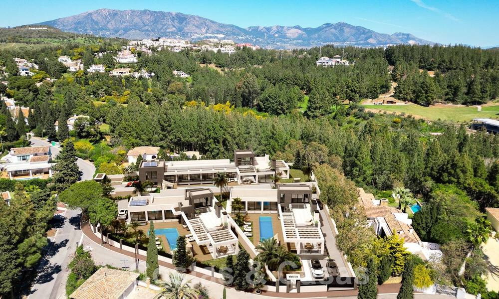 3 Nieuwe designervilla’s te koop op een steenworp van de golfbaan in een luxueus resort in Mijas, Costa del Sol 53546