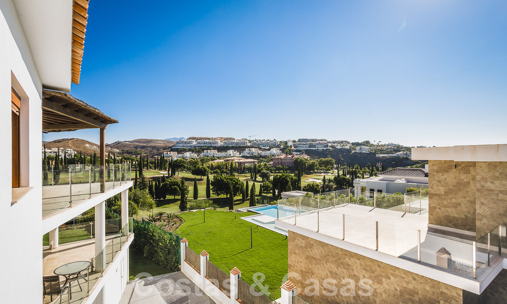 Nieuwe moderne luxevilla te koop, eerstelijns Los Flamingos Golf in Marbella - Benahavis 52800