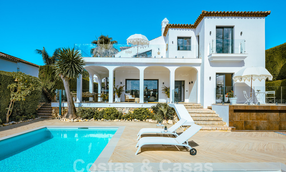 Luxueuze villa te koop met een traditionele bouwstijl gelegen in een gated community van Nueva Andalucia, Marbella 53692
