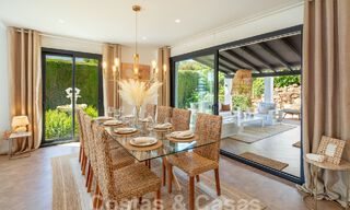 Luxueuze villa te koop met een traditionele bouwstijl gelegen in een gated community van Nueva Andalucia, Marbella 53702 
