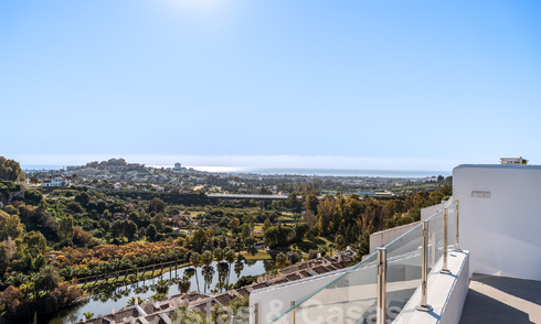 Luxueus gerenoveerd penthouse te koop met ruim terras in La Quinta golfresort, Benahavis - Marbella 53811