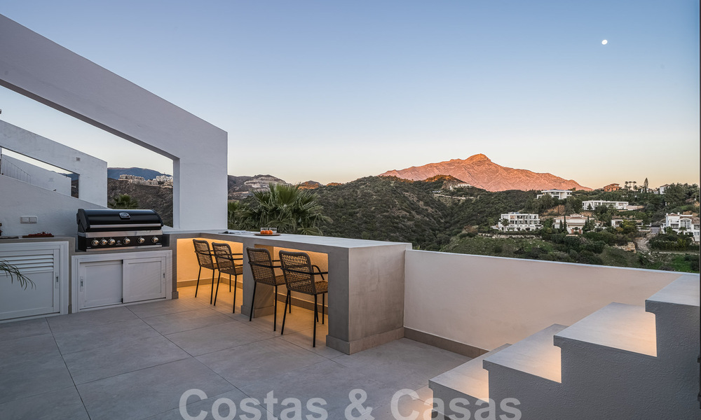 Luxueus gerenoveerd penthouse te koop met ruim terras in La Quinta golfresort, Benahavis - Marbella 53827